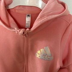 adidasパーカー　120の画像