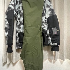 【美品】43degrees スノボ ウェア　Lサイズ　上下セットの画像