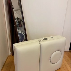 施術ベッドの画像