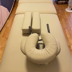 施術ベッドの画像