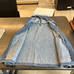 K2509-333 ALMATTI フード付き ベスト デニム サイズ表記不明 色あせ使用感有り の画像