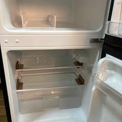 冷蔵庫と炊飯器の画像