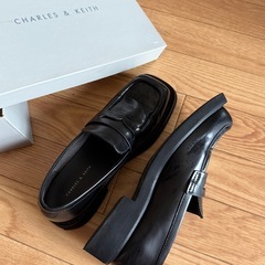 中古品｜Charles & Keith ブラック シューズ（37 / 23.5cm） の画像