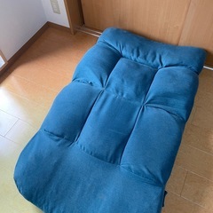 ニトリ　つながるポケットコイル座椅子の画像