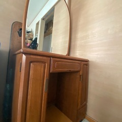 
アンティーク　ドレッサーの画像