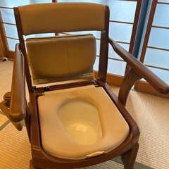 木製ポータブルトイレの画像