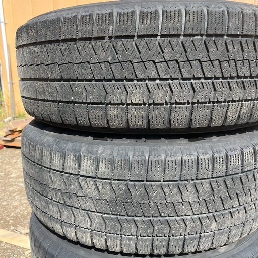 215/60r16スタッドレス