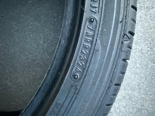 225/45R18 2024年製　タイヤ３本　８部溝