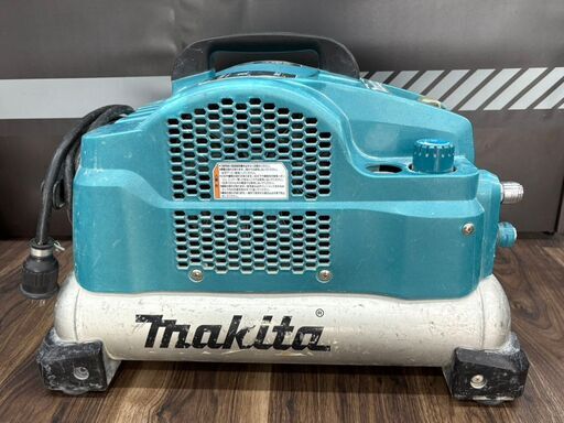 【ジャンク品】マキタ Makita AC461XS エアコンプレッサ 高圧/常圧 ※再起動時うまくエアが溜まりません【ハンズクラフト佐賀】【中古】