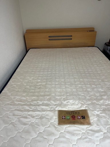 【取りにきてくれる方限定！⠀】ダブルベッド マットレス付き