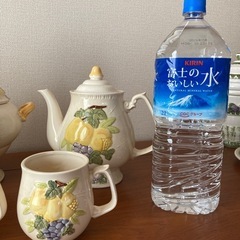 陶器製ポットやカップ他まとめての画像