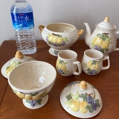 陶器製ポットやカップ他まとめての画像