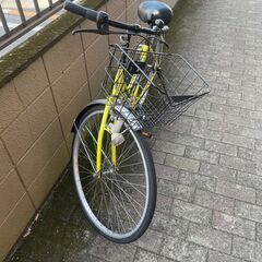 リサイクルショップどりーむ荒田店　No507 自転車　シティサイクル　２７インチ　ネオンイエロー　ギア切り替え６段変速　ライト付き　状態良好♪　蛍光カラーで夜道も目立ちます♪の画像
