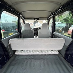 美車⭐︎ 走行少ない&車検長い‼︎ ハイゼットカーゴ入庫です👆の画像