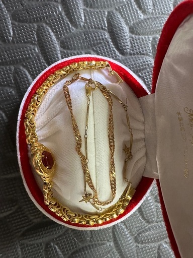 ゴールド ネックレス オーバル型赤石付き　3点セット