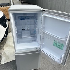 と問い合わせ多数三菱ノンフロン冷蔵冷凍庫 2ドア 2017年 146lLの画像