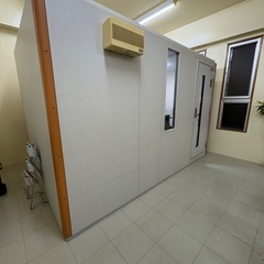 〈ヤマハ中古防音室〉3.5畳（アビテックス　セフィーネⅡ ）沖縄県内でお探しの方へ。楽器練習・配信・録音・在宅ワークなど、他用途に使える防音室の出品ですの画像