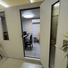 〈ヤマハ中古防音室〉3.5畳（アビテックス　セフィーネⅡ ）沖縄県内でお探しの方へ。楽器練習・配信・録音・在宅ワークなど、他用途に使える防音室の出品ですの画像