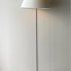 〈IKEA〉今月まで出品 フロアライト 照明器具　の画像