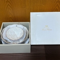 急ぎ【断捨離中】NARUMI ボールセットの画像