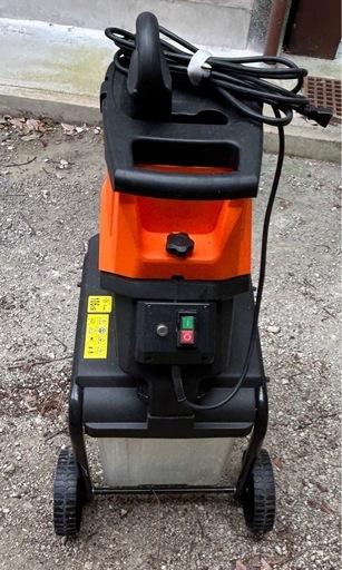 粉砕器　
枝シュレッダー　ガーデンシュレッダ