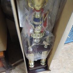 トロフィー、高さ1メートル、景品用、ラベルははがしてお使いください、の画像