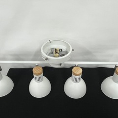 ★ニトリ★ 4灯シーリングライト ホワイト 電球付き リモコン欠品 JXX00025092303の画像