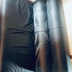 クロ革ソファの画像