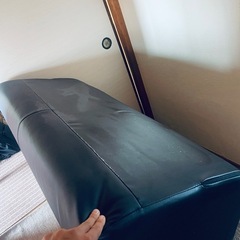 クロ革ソファの画像