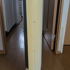 【23,27,28引取希望/無料】アイリスオーヤマ縦型 扇風機の画像