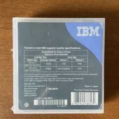 データカットリッジ📼IBMTotalStorageLTOUltrium200GB DataCartridgeデータのバックアップやアーカイブに使用❗️新品未開封青黒の画像