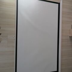 吊り下げ プロジェクタースクリーン 100インチ16:9の画像