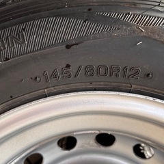 ダンロップ スタッドレス 145/80 R12 軽バン、軽トラ　ホイール付き美品　の画像