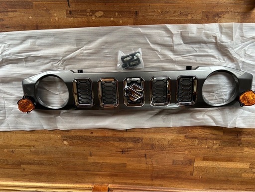 ジムニー　ノマド　純正グリル　車