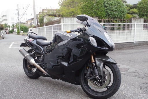 GSX-1300R 隼 実働 ヨシムラ集合管 (tkng) 附属中学前のスズキの