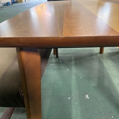 ダイニングテーブルの画像