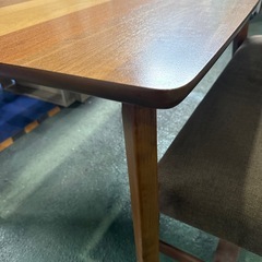 ダイニングテーブルの画像