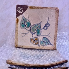 新品未使用　お皿3枚
の画像