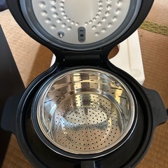 美品✨2022年製 LOCABO（ロカボ）の糖質カット炊飯器「JM-C20E-B」の画像