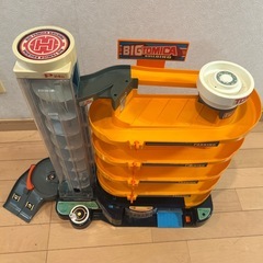 トミカビルディングの画像