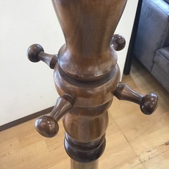 【トレファク神戸新長田店 買取/販売】取りに来られる方限定！karimokuのコートハンガーのご紹介ですの画像