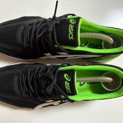 アシックス　ランニングシューズ　ブラック×グリーン　27.5cmの画像