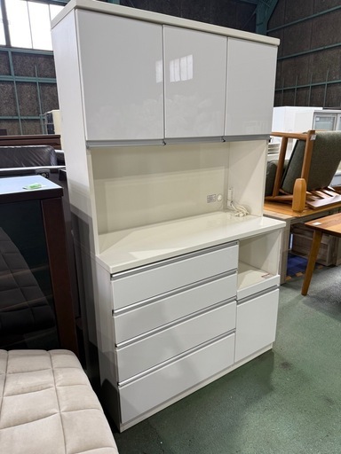 大特価　ニトリ　食器棚