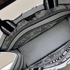 Dior ディオール ブックトート トートバックの画像