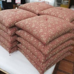 座布団大量にください（買います）