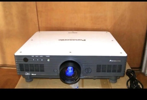 PANASONIC PT-D4000 ★4000ルーメン ランプ使用各693時間