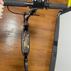 SCOTER URBAN ブラック キックボード折り畳み式の画像