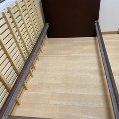 ベッドフレームの画像