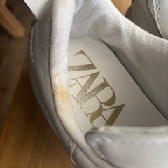 ZARA スニーカーの画像