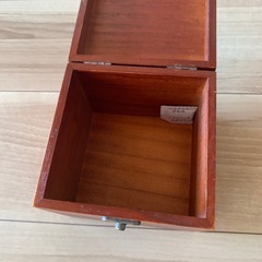 木箱の画像